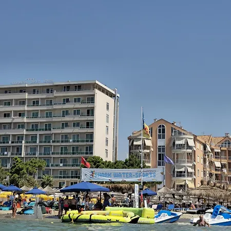 Bohemian Apt, Beachfront & Family Friendly - By Beta Premium Golem  Exterior photo