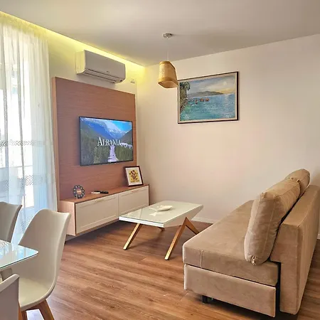 Bohemian Apt, Beachfront & Family Friendly - By Beta Premium Golem  Exterior photo