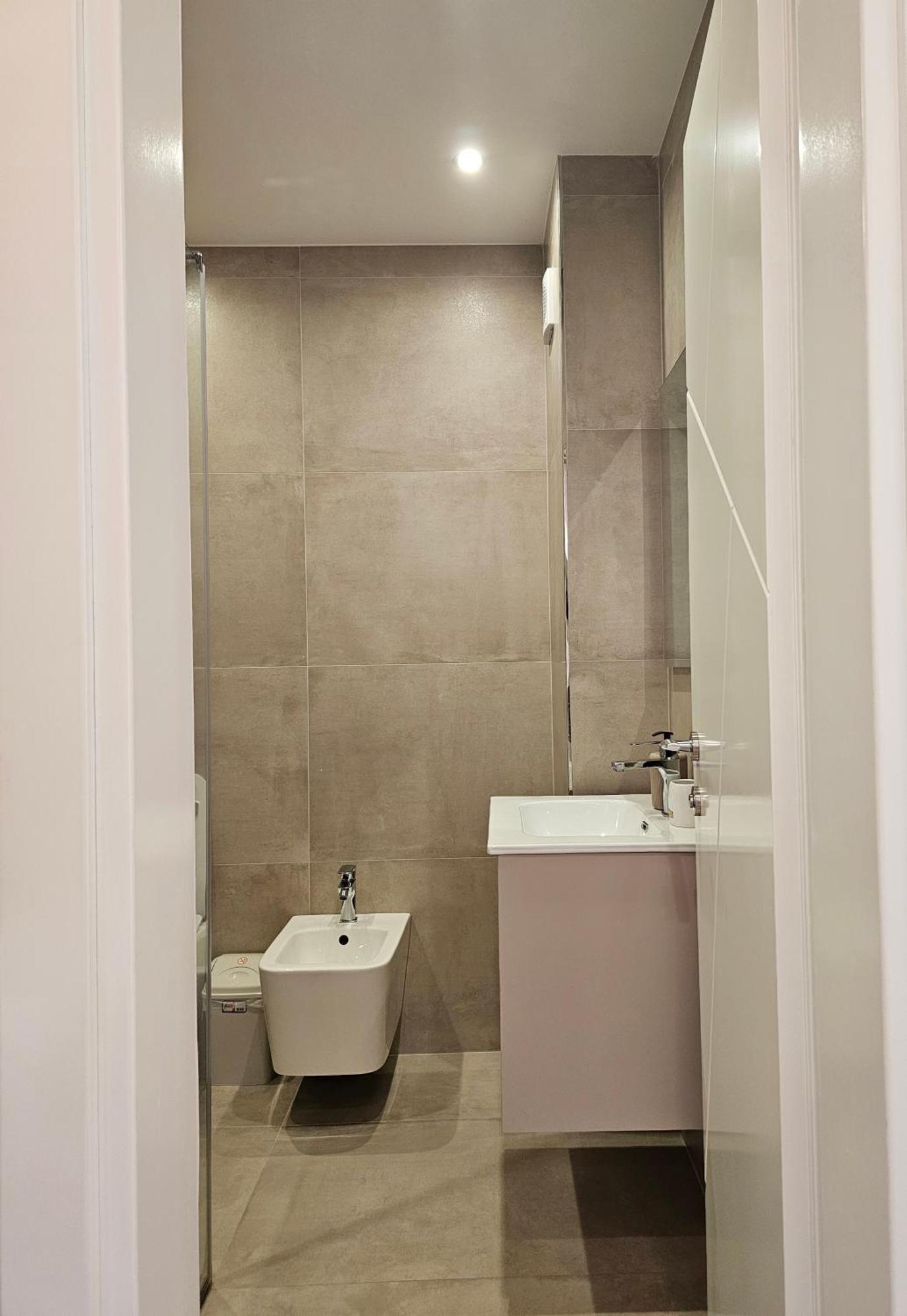 Bohemian Apt, Beachfront & Family Friendly - By Beta Premium * Golem (Tirana)